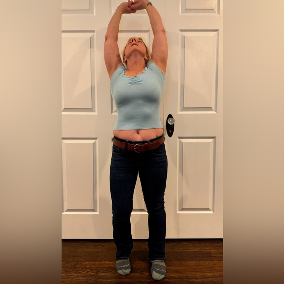 Urban Outfitters - BDG - 'Michelle' Off-The-Shoulder Top - Picture 3 of 9